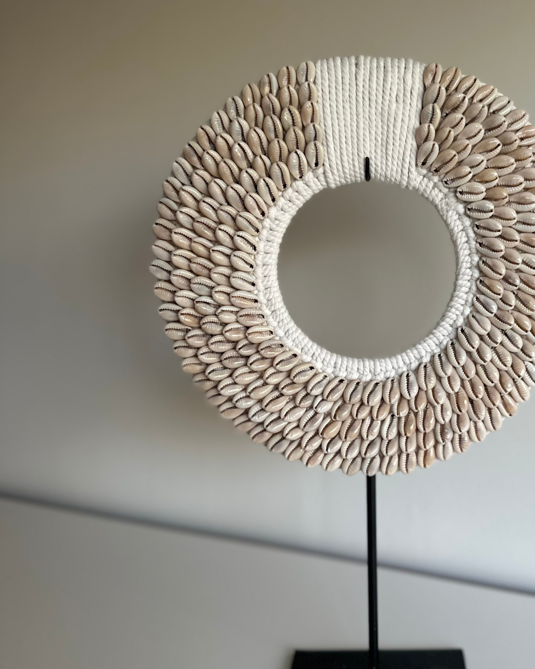Schelpen ornament op standaard Kauri