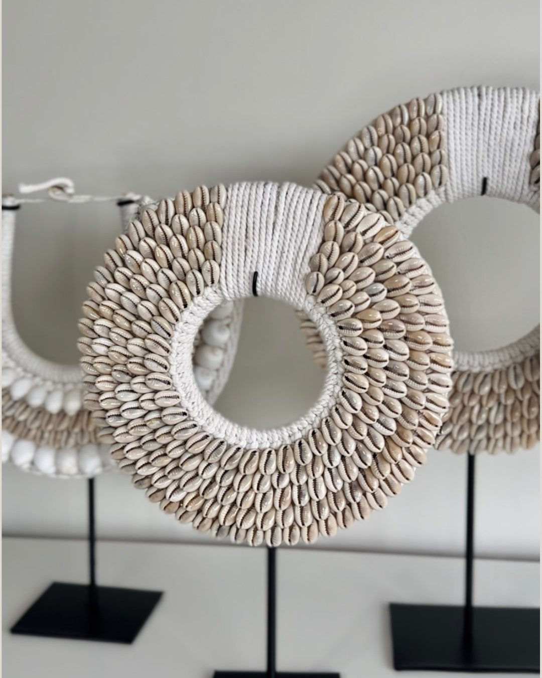 Schelpen ornament op standaard Kauri