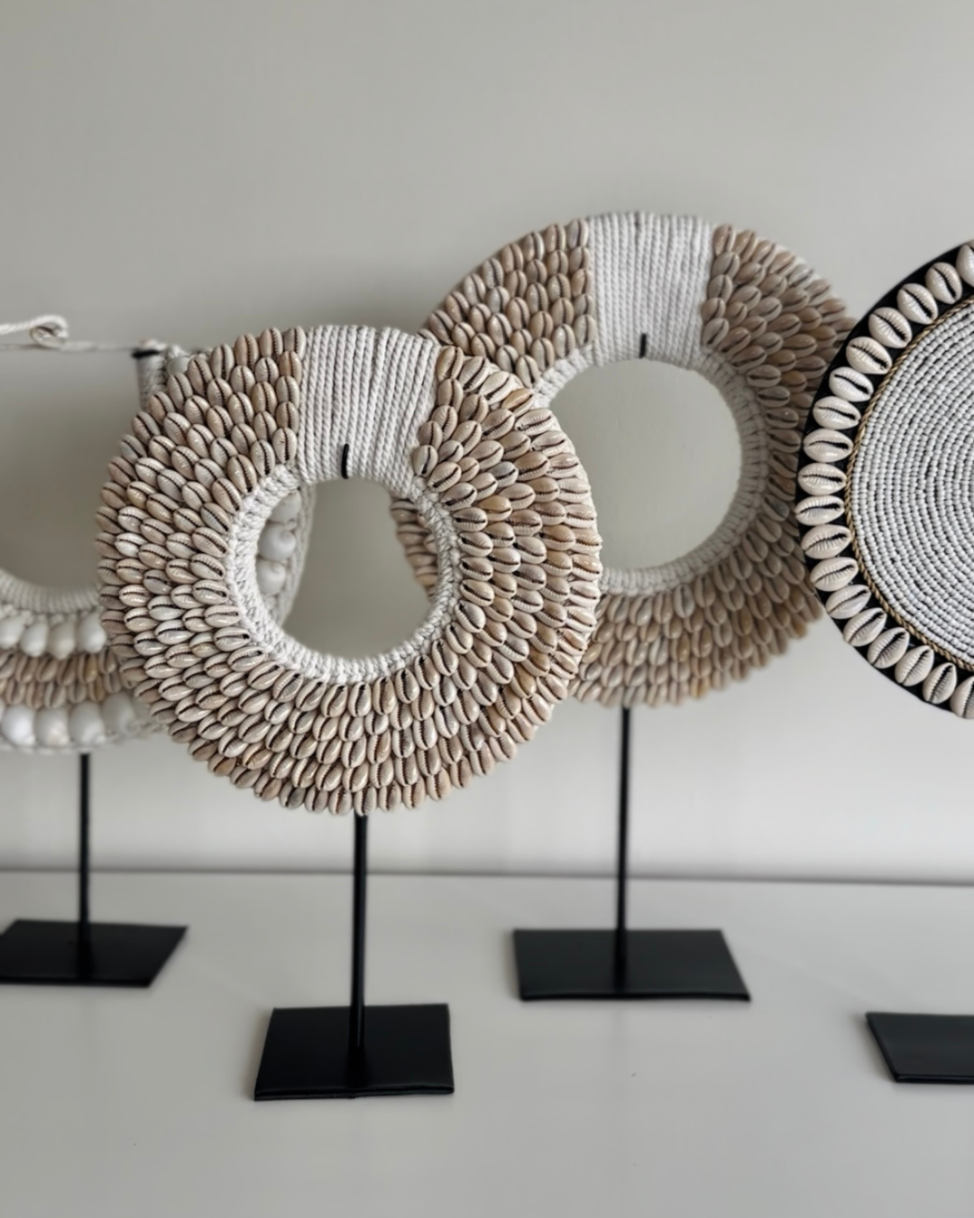 Schelpen ornament op standaard Kauri